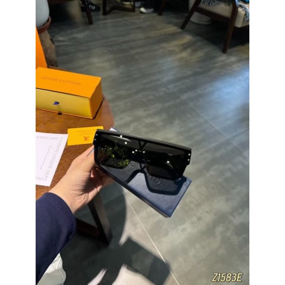 LV Black Shield Sunglasses (Z1583E)